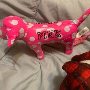 Vs pink dogs